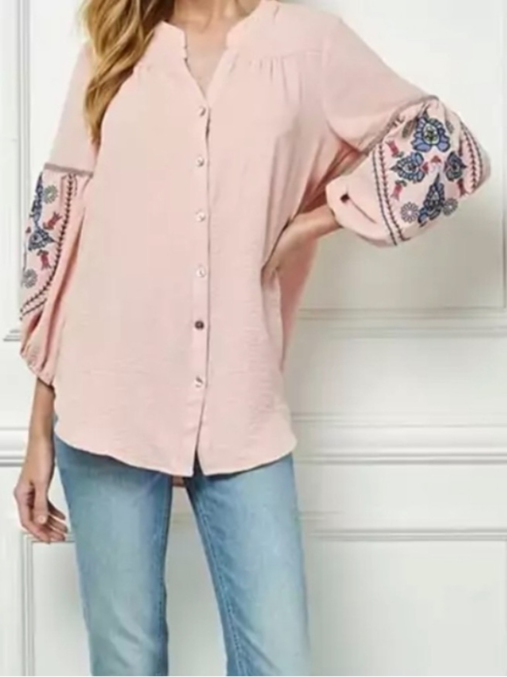 Flower & Fig Women's Button-Front Embroidered Sleeve Peasant Top. Size Medium.
